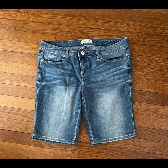 Seven 7 shorts size 12. Zipper/button closure - Picture 2 of 6